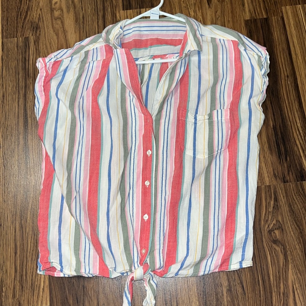 Old Navy Women’s size Medium blouse